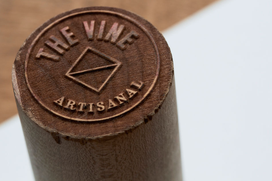 成都摩品品牌形象设计公司 -THE VINE葡萄酒公司品牌形象设计欣赏